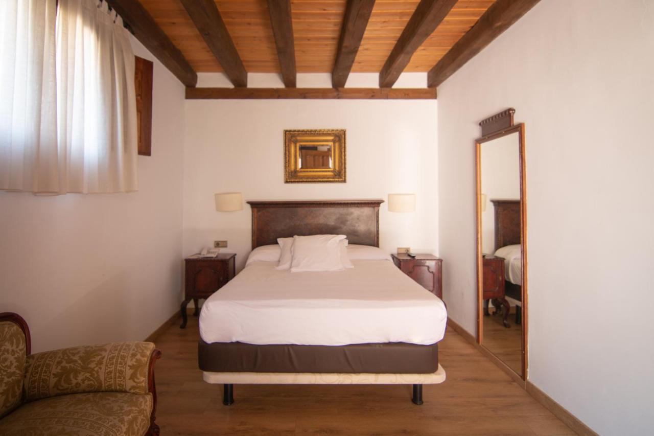 Hospedium Hotel Rural Abadia De Yuste กัวกอสเตยุสเต ภายนอก รูปภาพ