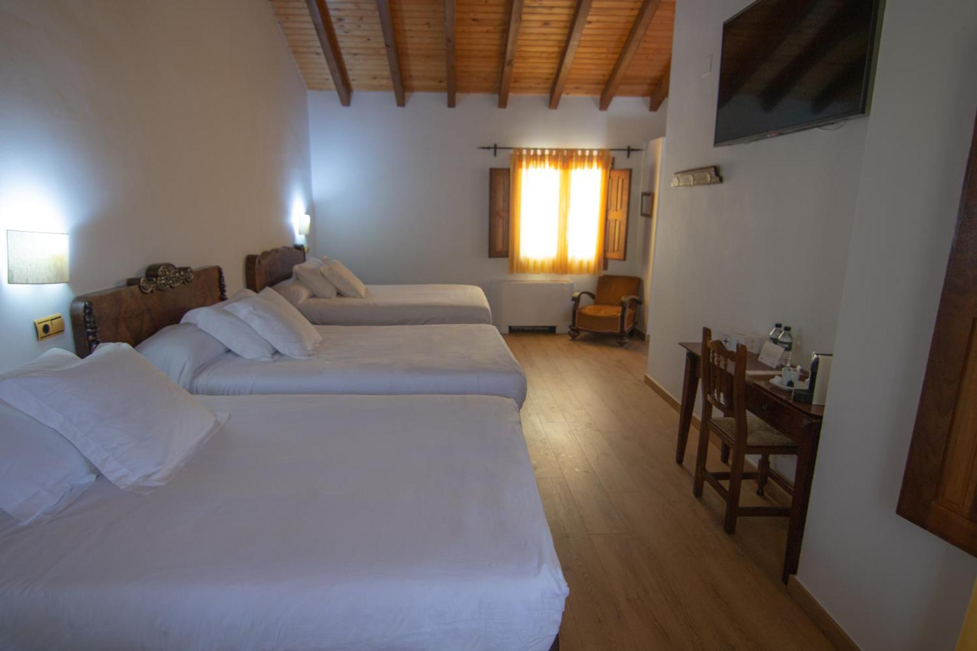 Hospedium Hotel Rural Abadia De Yuste กัวกอสเตยุสเต ภายนอก รูปภาพ