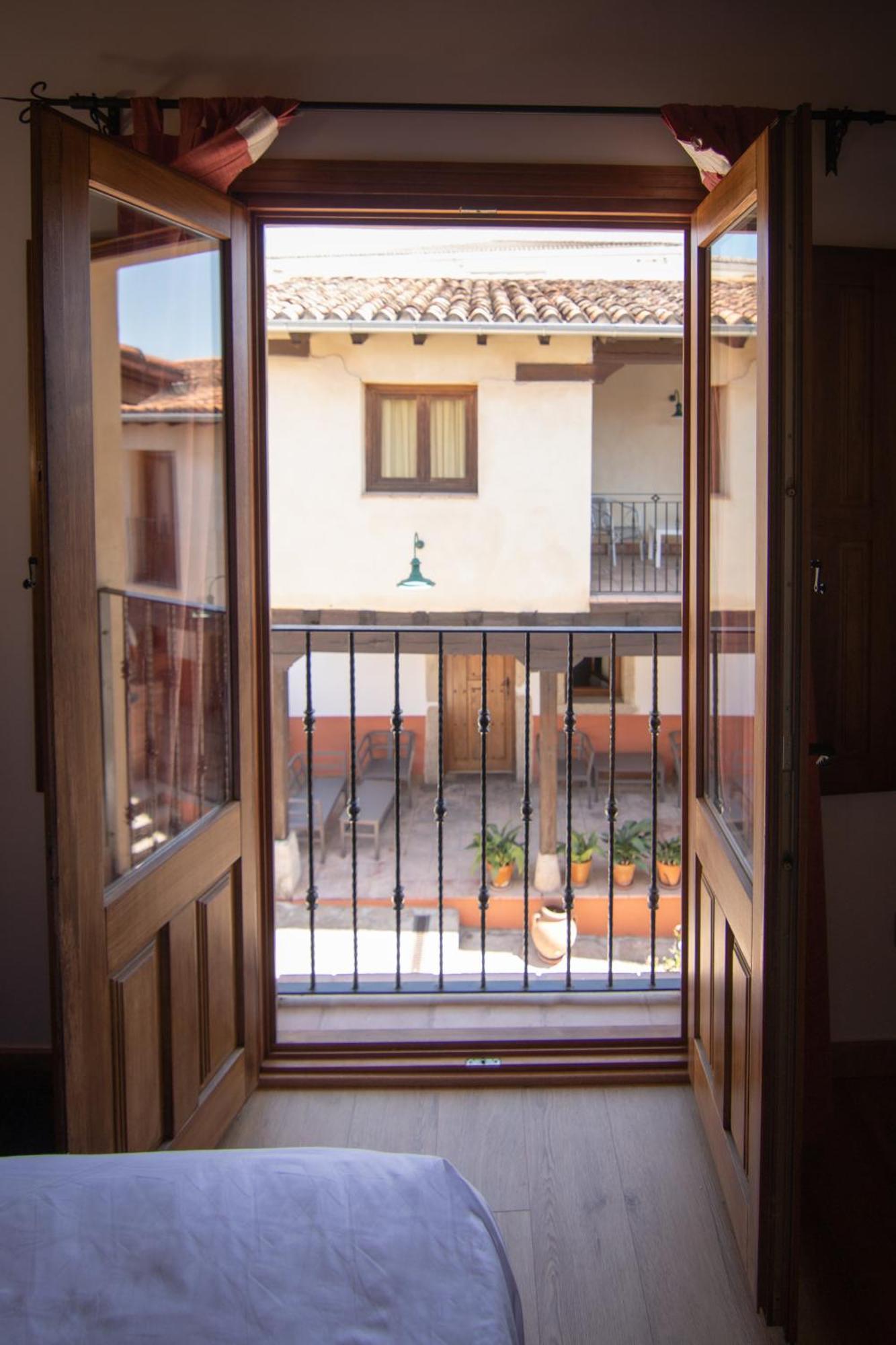 Hospedium Hotel Rural Abadia De Yuste กัวกอสเตยุสเต ภายนอก รูปภาพ