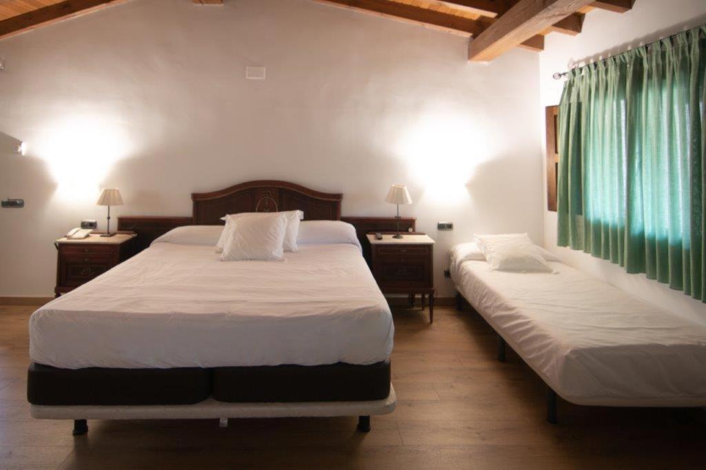 Hospedium Hotel Rural Abadia De Yuste กัวกอสเตยุสเต ภายนอก รูปภาพ