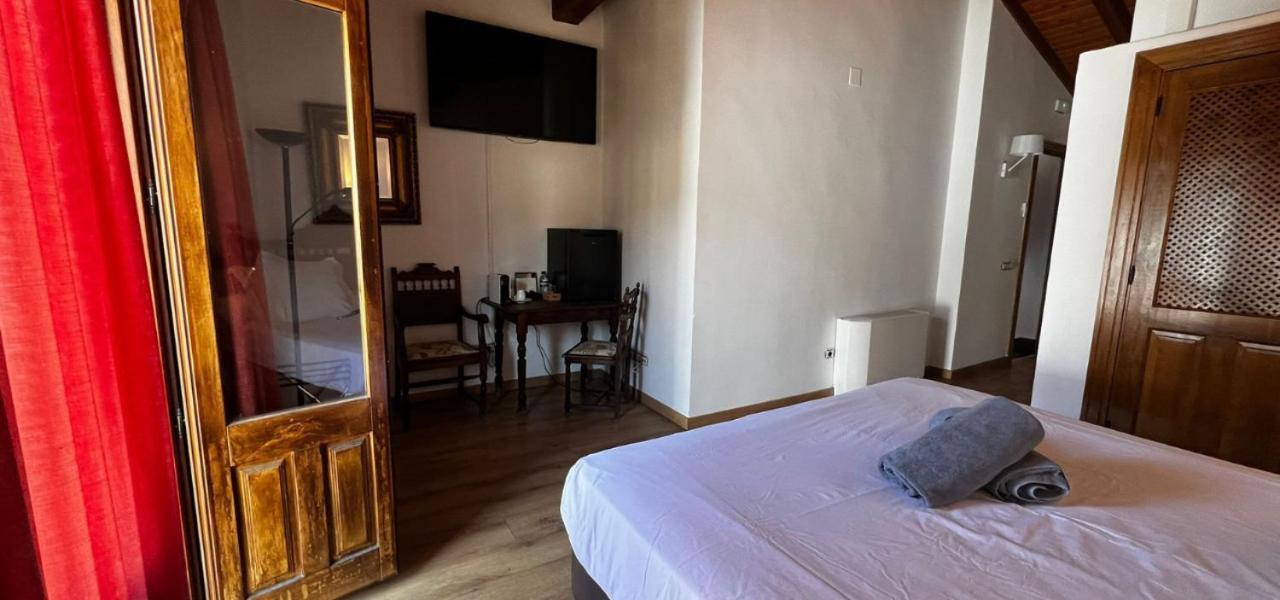 Hospedium Hotel Rural Abadia De Yuste กัวกอสเตยุสเต ภายนอก รูปภาพ