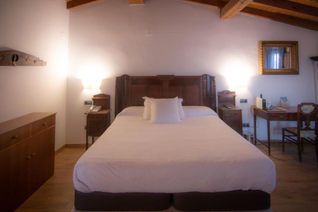 Hospedium Hotel Rural Abadia De Yuste กัวกอสเตยุสเต ภายนอก รูปภาพ